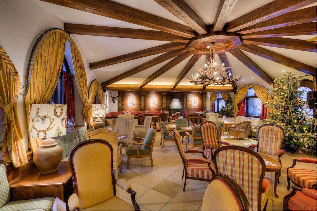 Jaegerwirt Hotel Kitzbuhel Bagian luar foto